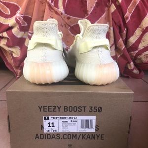 NWT Yeezy Boost 350 v2 butters